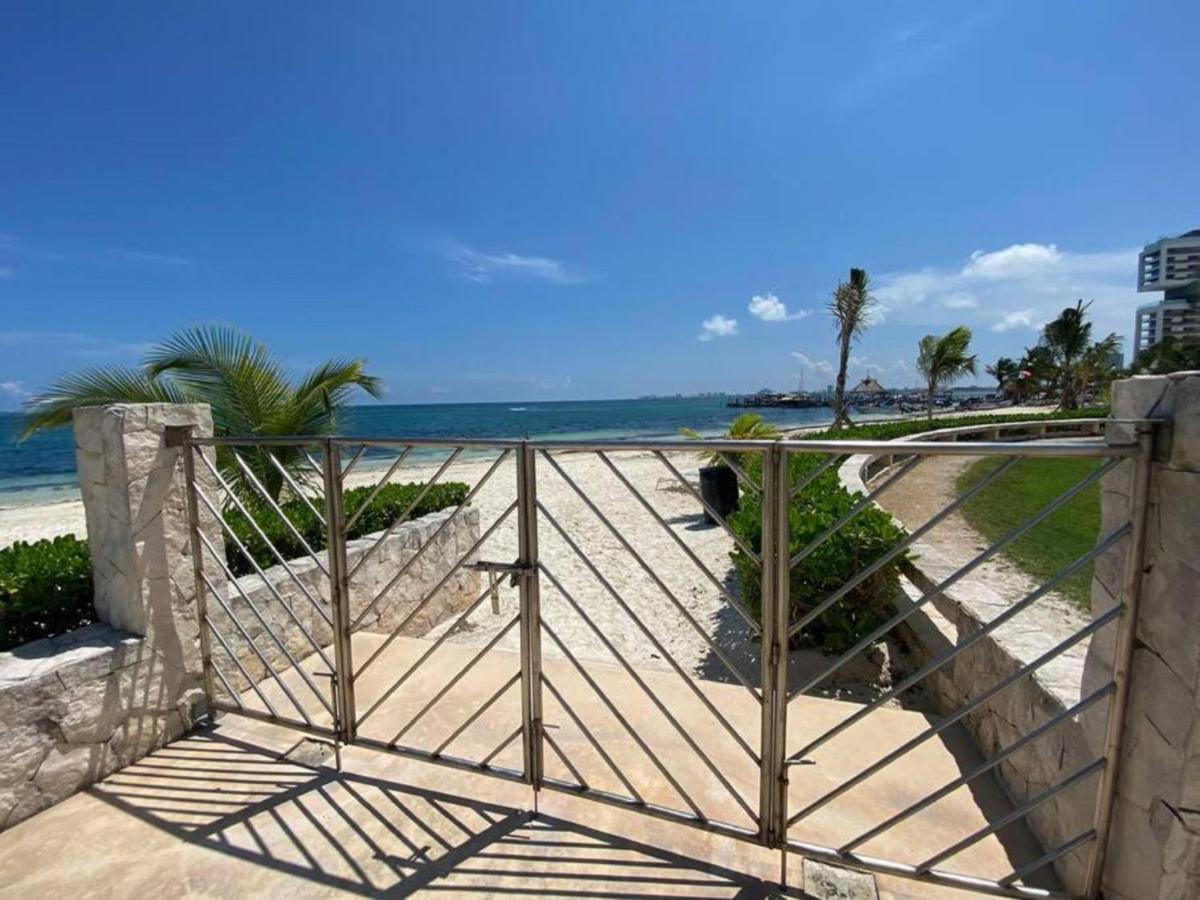 Beachfront Luxury Apartments Cancún Extérieur photo